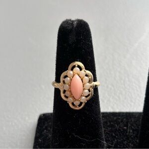 Vintage White Faux Pearls Pink Oval Center Gold Tone Floral Ring by Avon 6.5